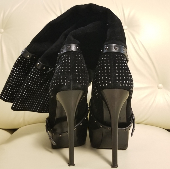 Glossi - Picture 4 of 7